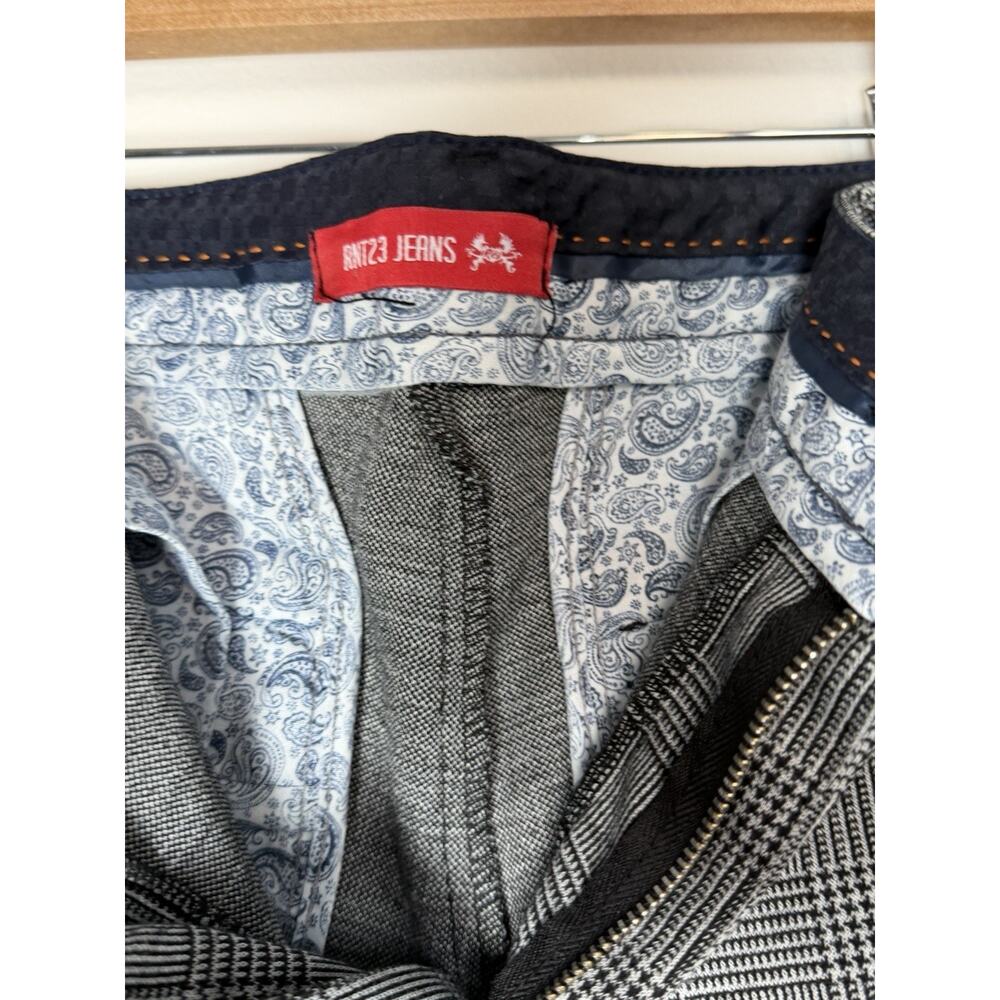 Men's Gray Plaid Slim 2-Piece Suit 40, 32x30, 2-Button, Pockets - Picture 10 of 15